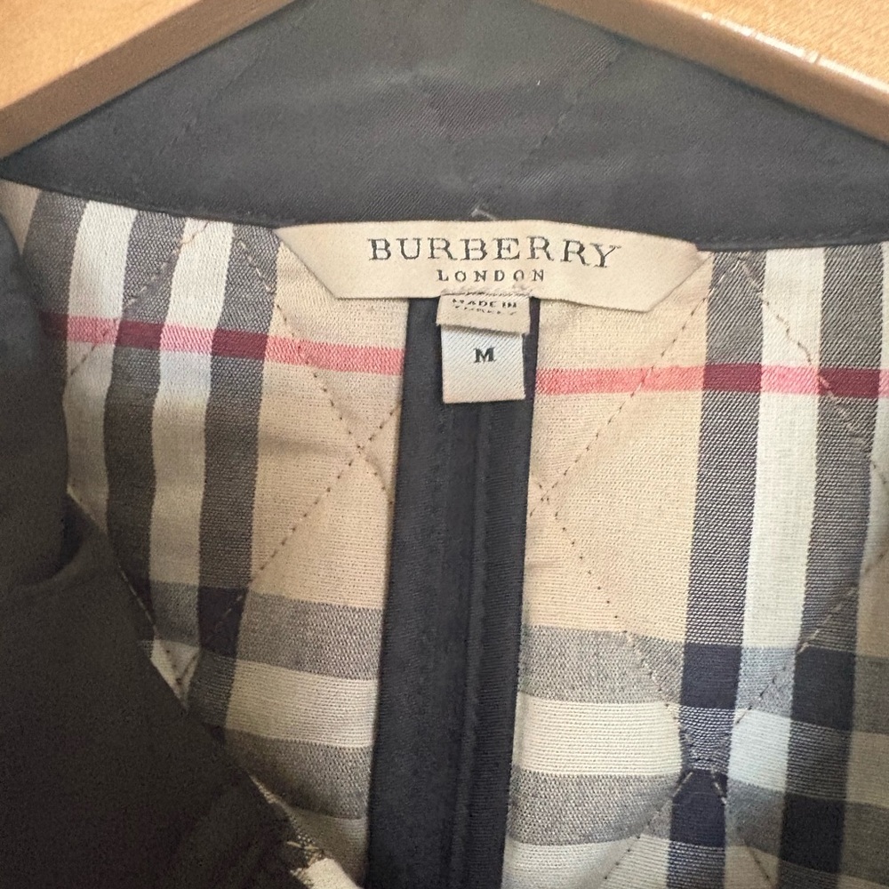 Burberry black Diamond Quilted Jacket SZ M - Picture 5 of 7